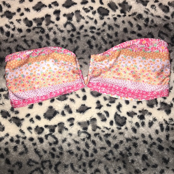 O’Neill Floral Bikini Top 🌼🌸 - Picture 1 of 6